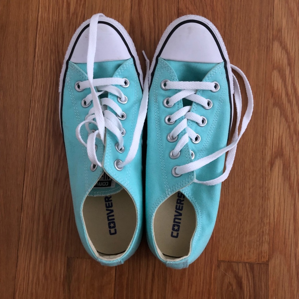 Women’s Converse Size 8